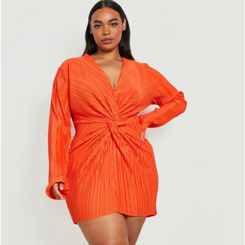 Plus plise twist dress